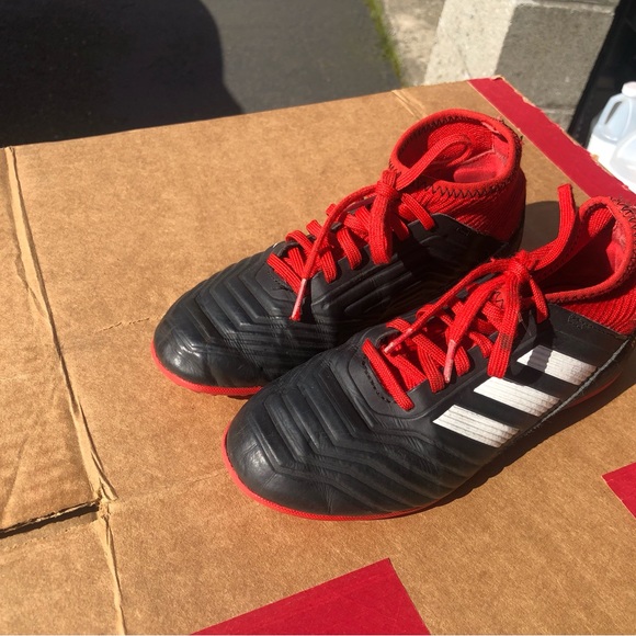 Adidas Predator DB2330 Shoes Boys Black Red White Soccer Cleats Size 2.5 - Picture 4 of 12